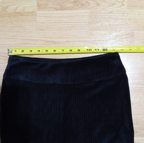 H&M New without tags mini skirt. Size xs. - Picture 2 of 6